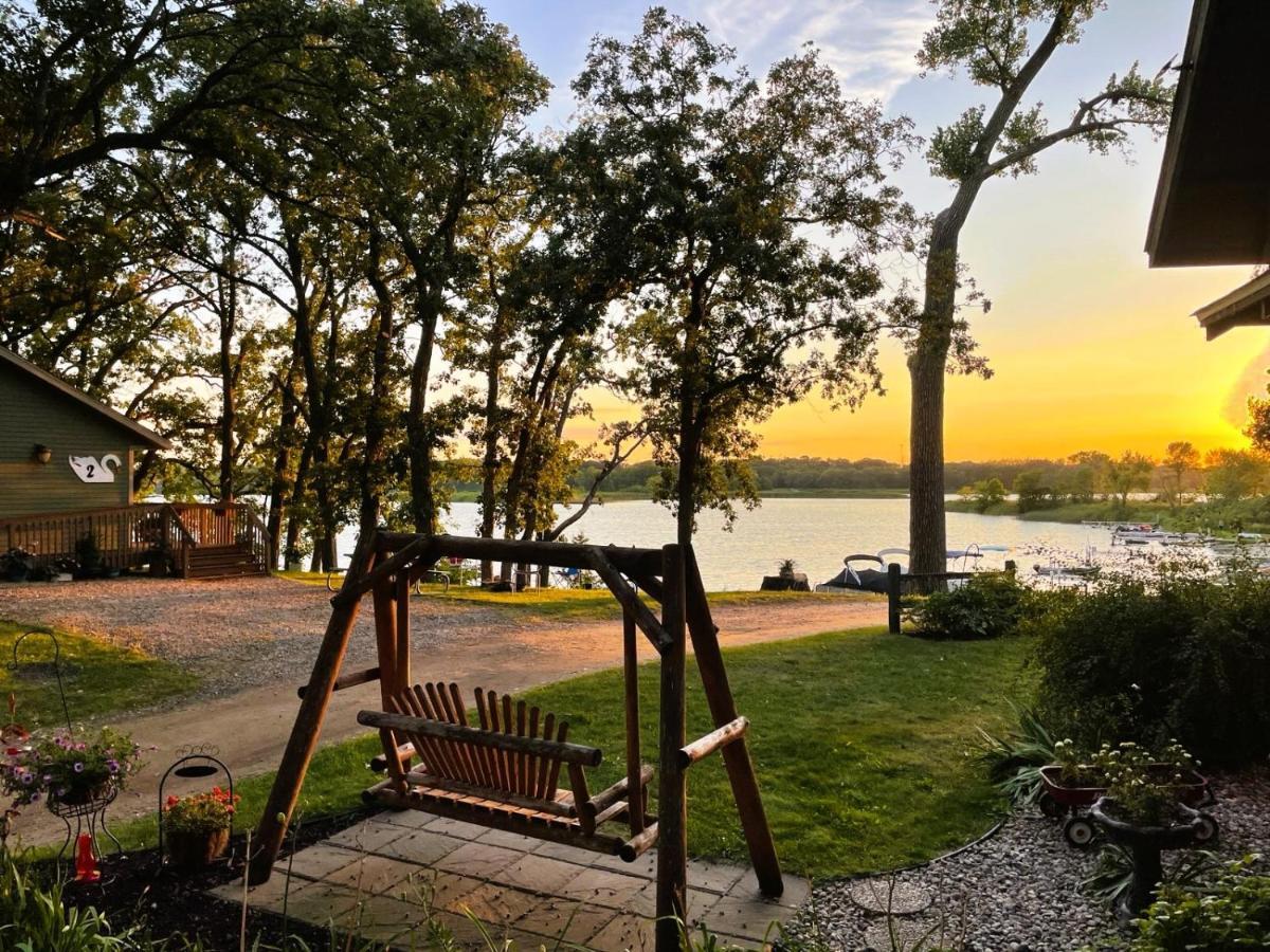 Swan Lake Resort & Campground Fergus Falls Buitenkant foto