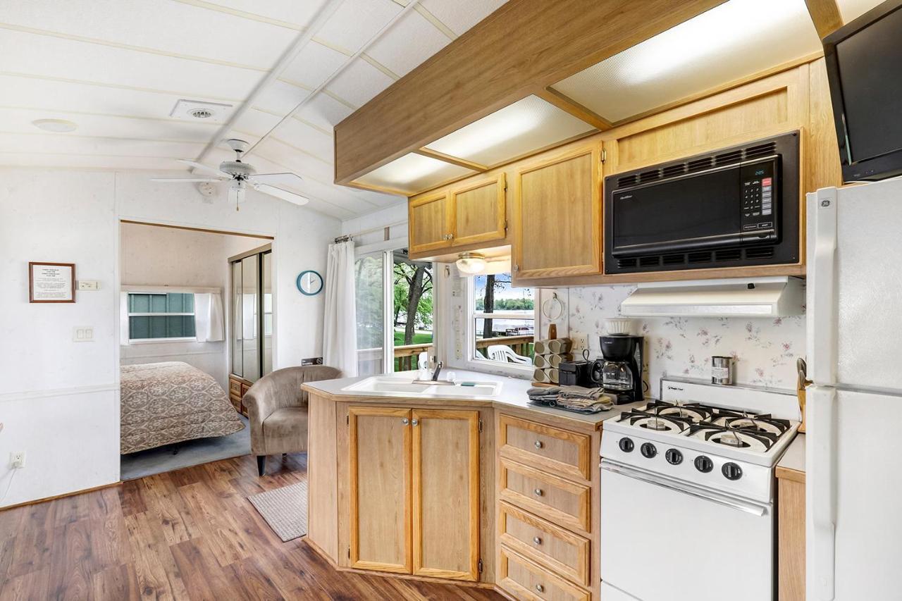 Swan Lake Resort & Campground Fergus Falls Buitenkant foto