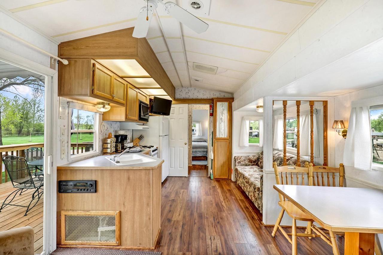 Swan Lake Resort & Campground Fergus Falls Buitenkant foto